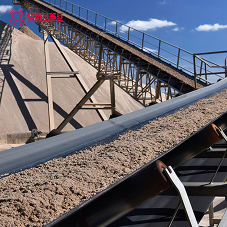 ما الذي يجعل حزام النقل القماشي هو الخيار الأفضل للتعامل مع المواد الحديثة؟